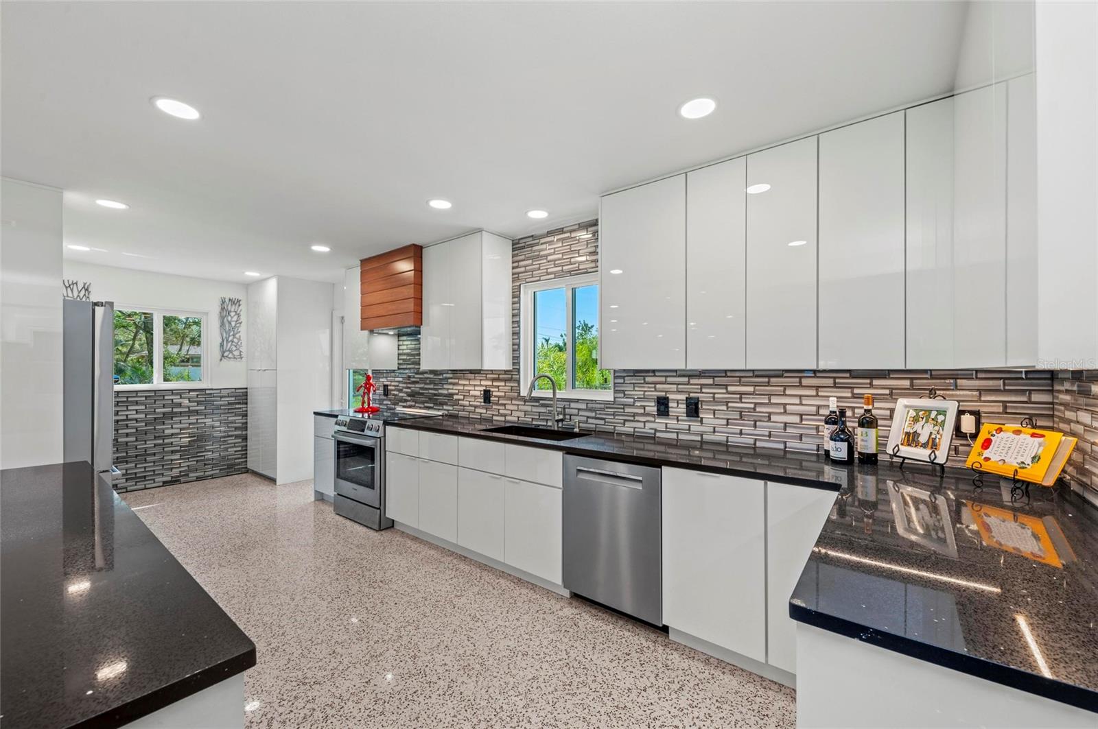 2014 RIVERSIDE DR E, BRADENTON, FL — photo 30