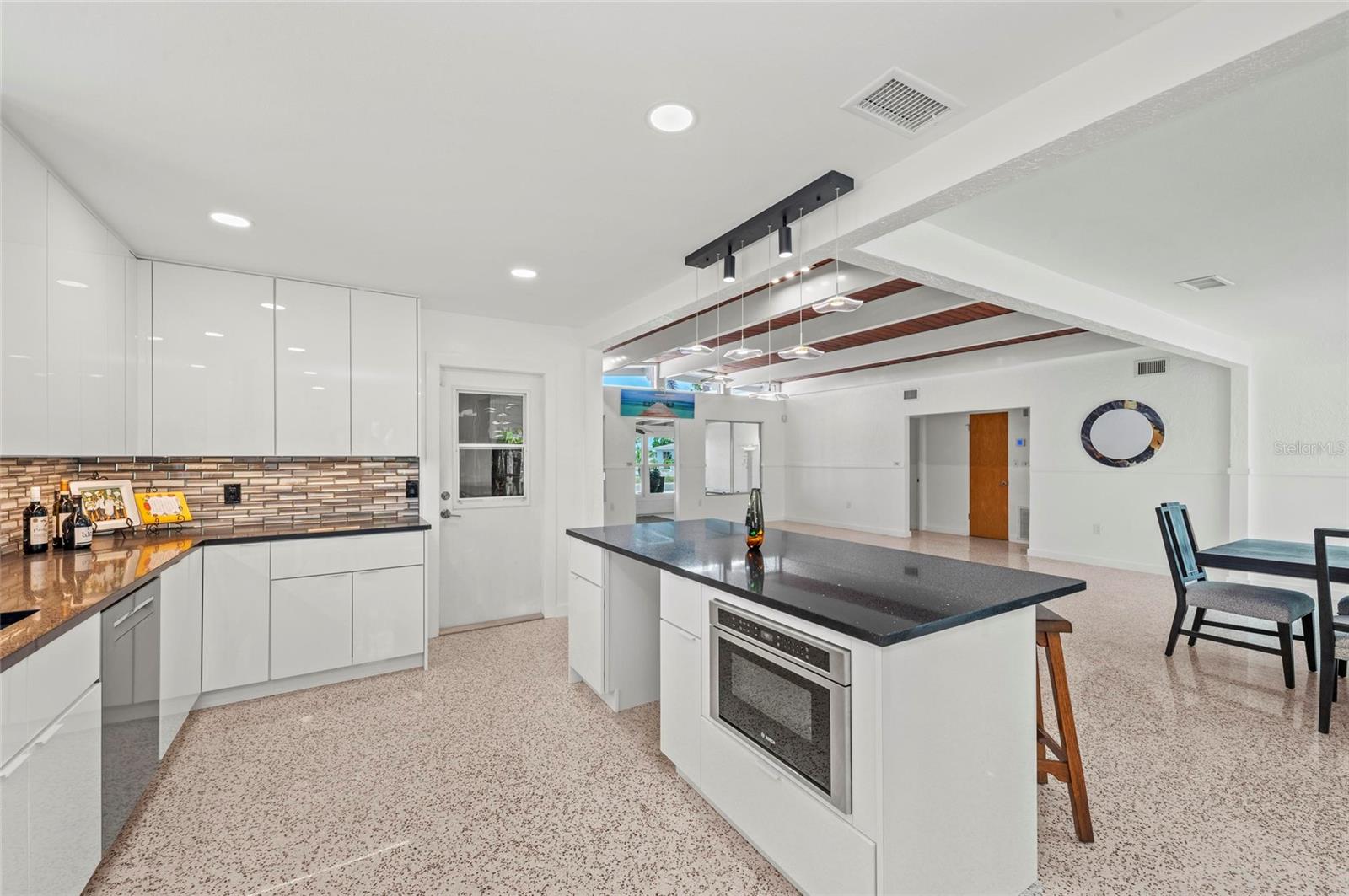 2014 RIVERSIDE DR E, BRADENTON, FL — photo 32