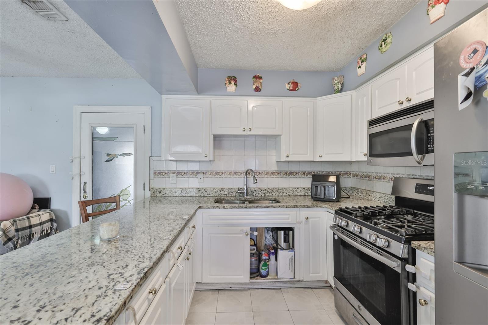 3901 N CLEARFIELD AVE, TAMPA, FL — photo 16