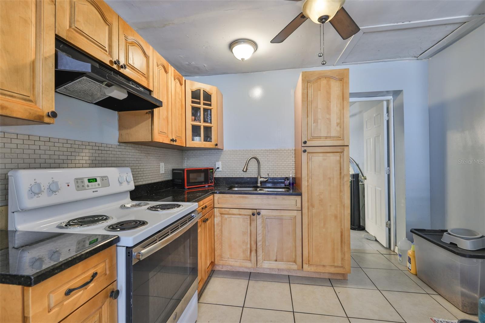 3901 N CLEARFIELD AVE, TAMPA, FL — photo 39