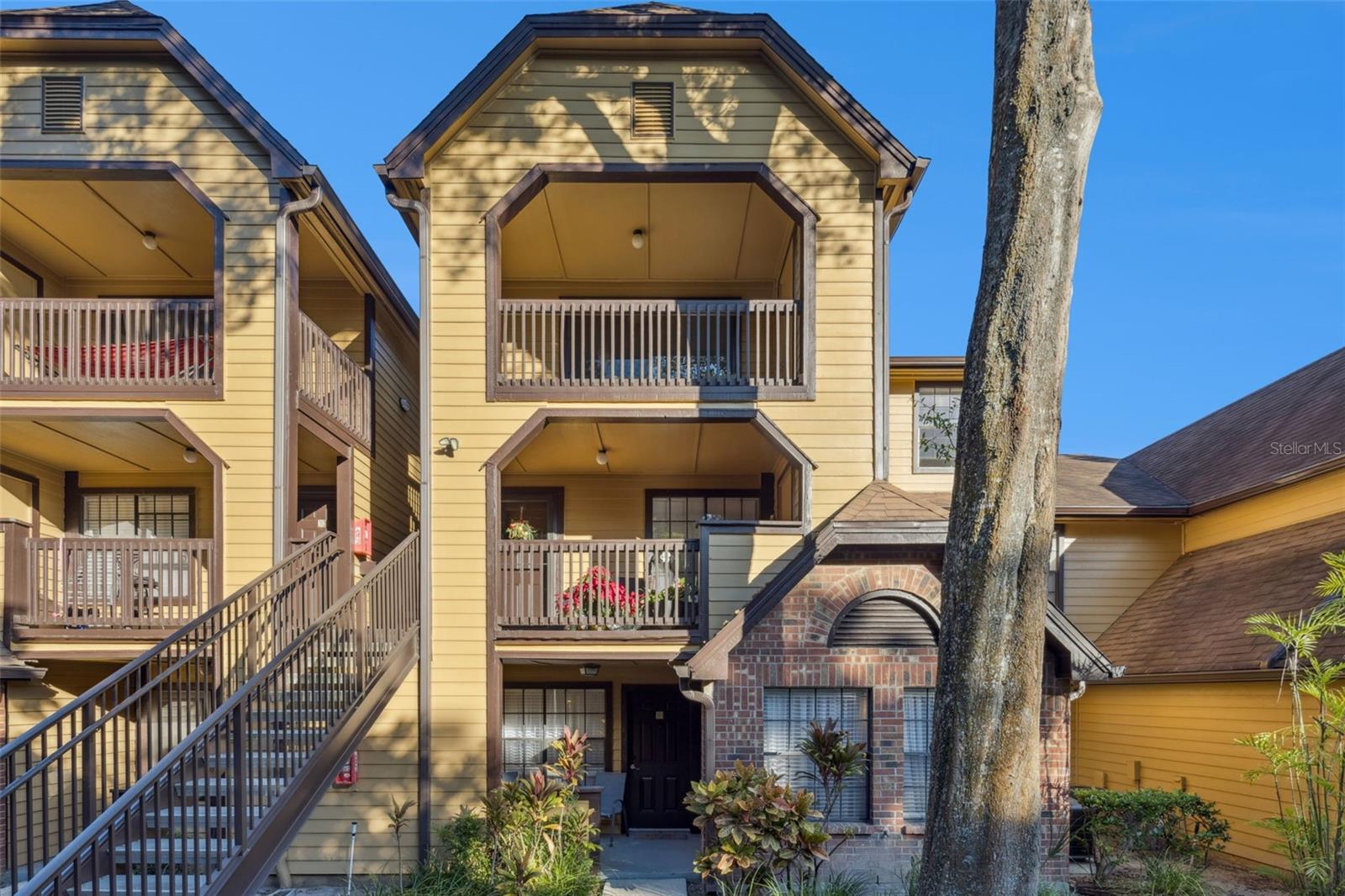415 LAKEPOINTE DR #103, ALTAMONTE SPRINGS, FL