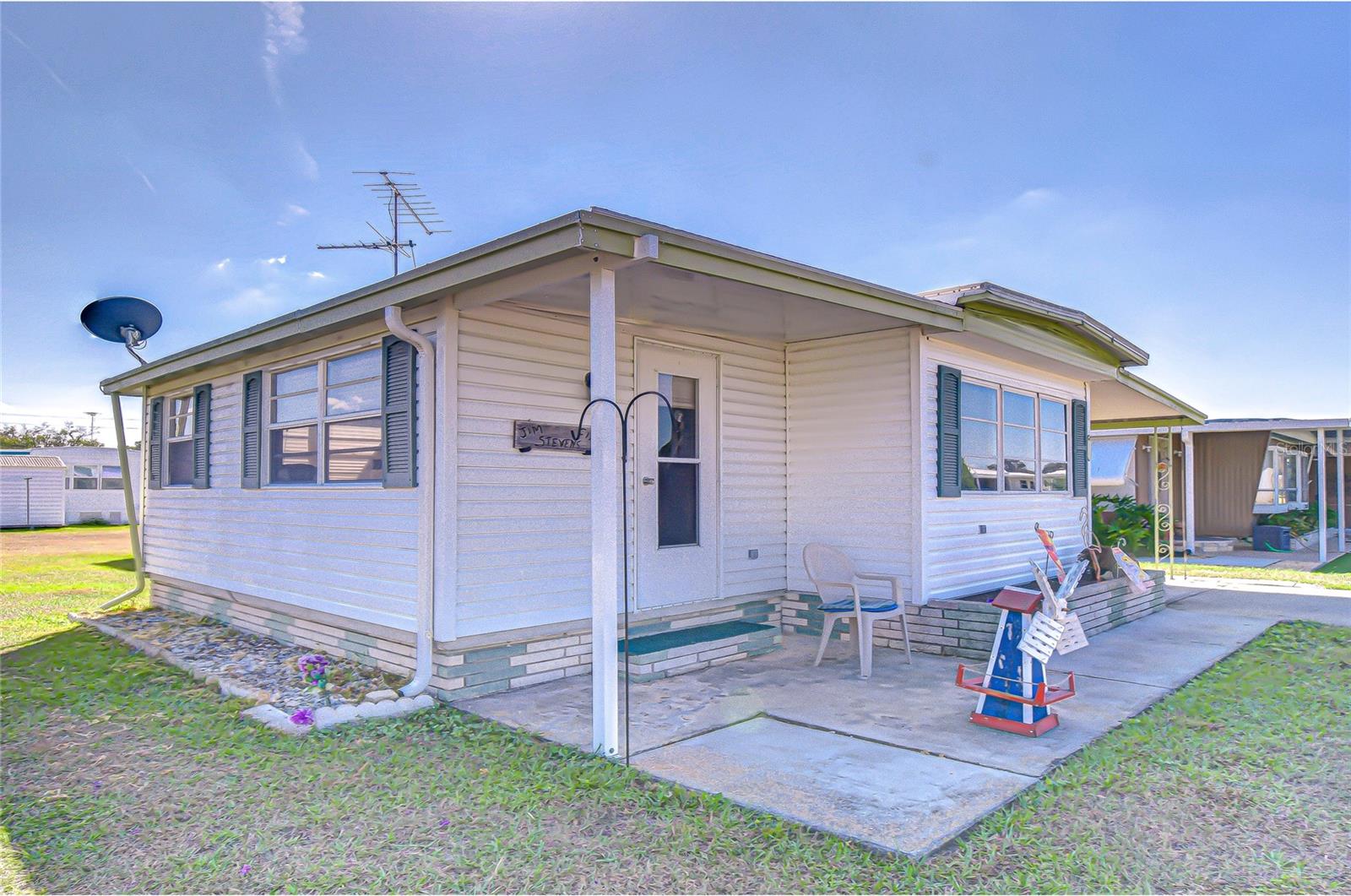 35132 ZEPHYR SHORES DR, ZEPHYRHILLS, FL — photo 4