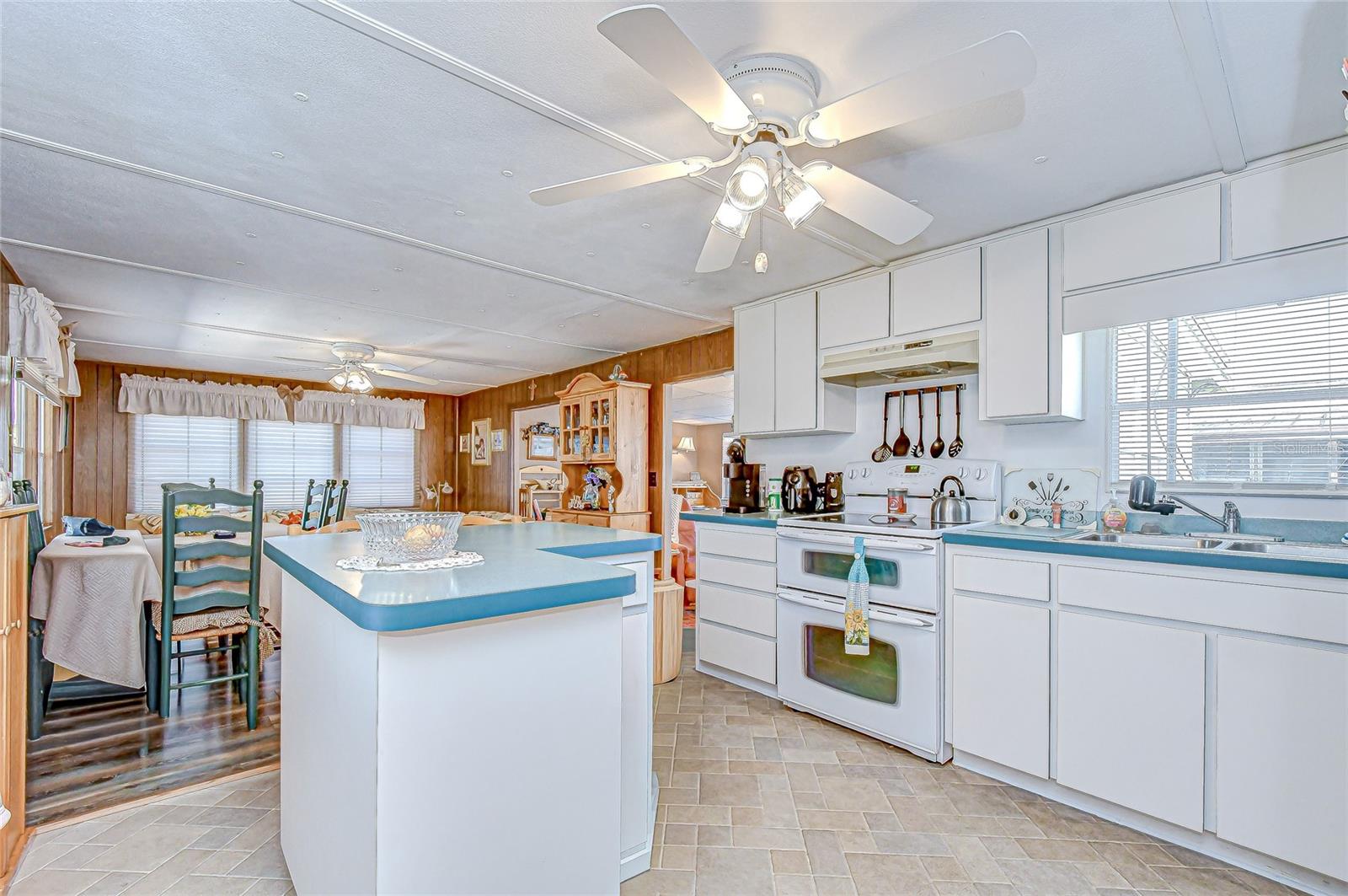 35132 ZEPHYR SHORES DR, ZEPHYRHILLS, FL — photo 16