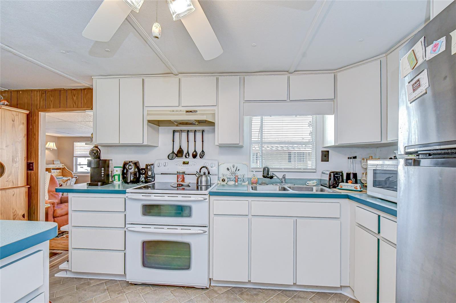 35132 ZEPHYR SHORES DR, ZEPHYRHILLS, FL — photo 17