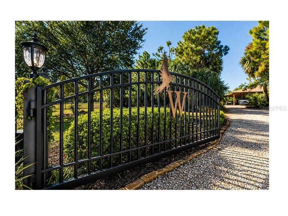 2209 LOST RIVER TRL, RUSKIN, FL — photo 2