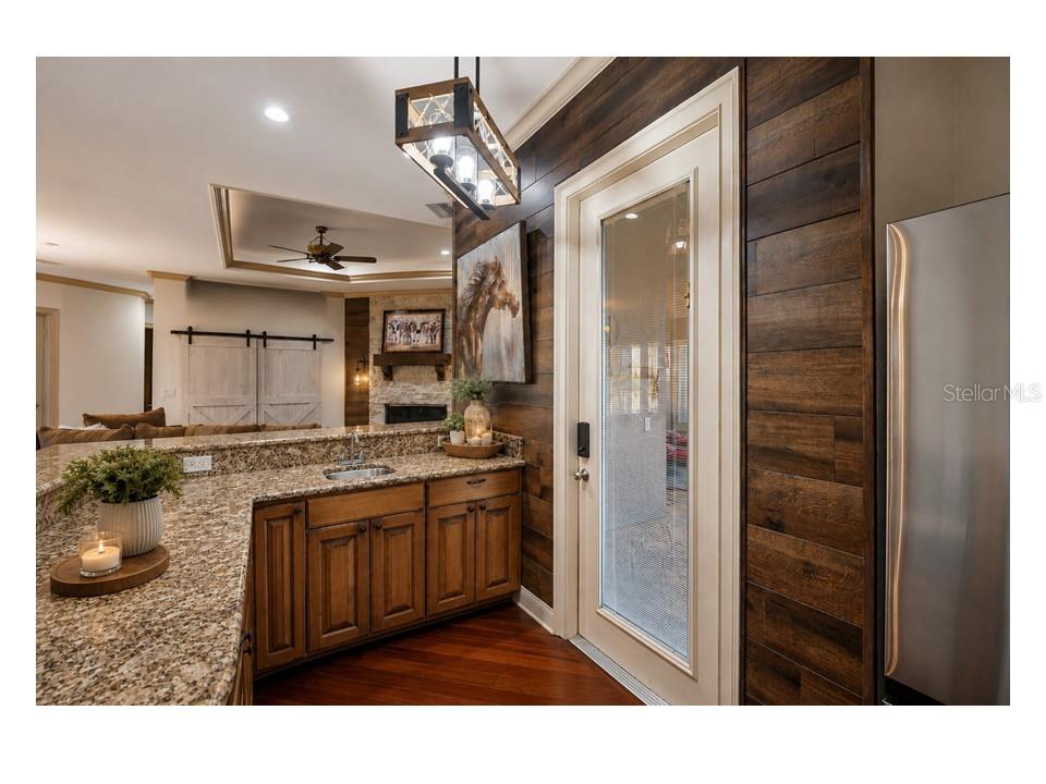 2209 LOST RIVER TRL, RUSKIN, FL — photo 48