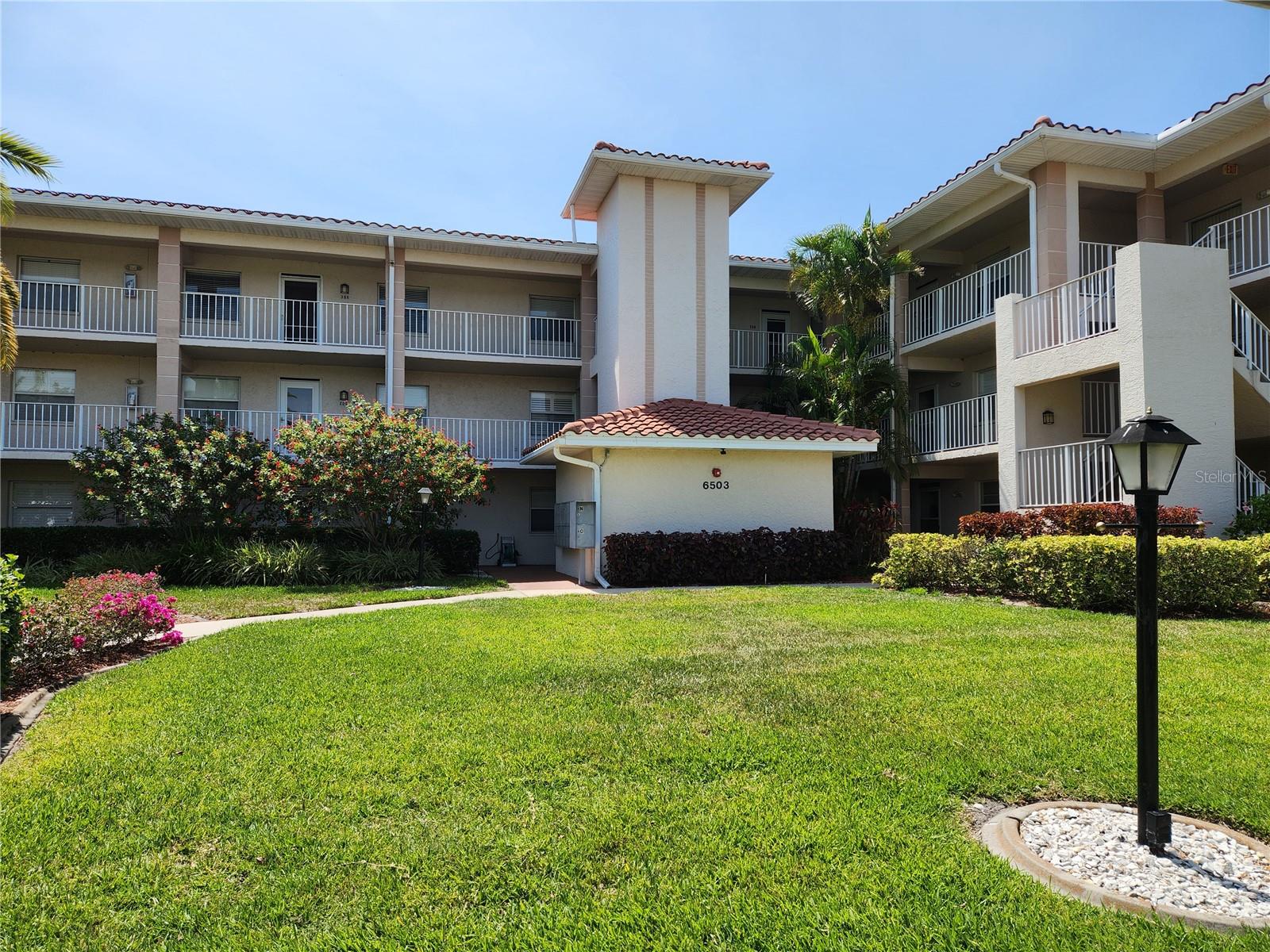6505 STONE RIVER RD #304, BRADENTON, FL