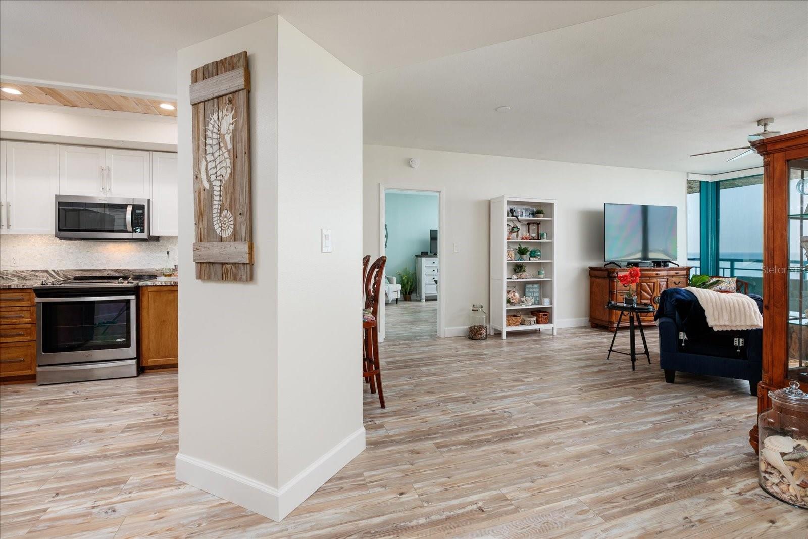 1520 GULF BLVD #1404, CLEARWATER BEACH, FL — photo 8