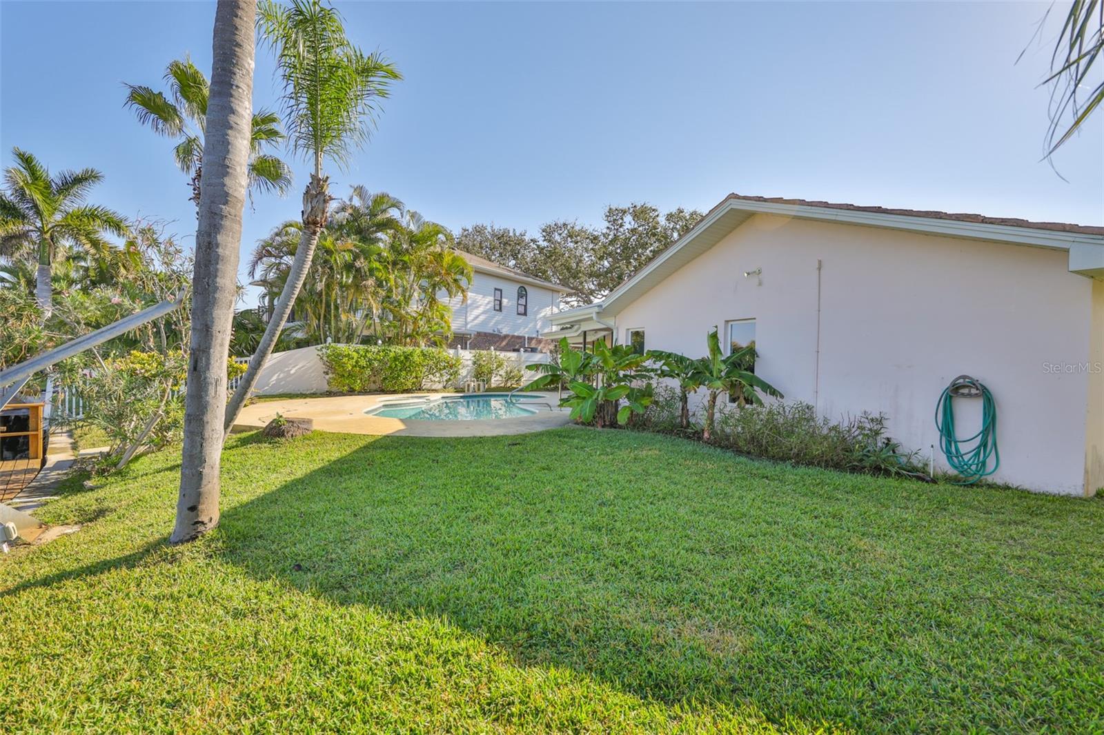 410 HARBOR DR N, INDIAN ROCKS BEACH, FL — photo 13