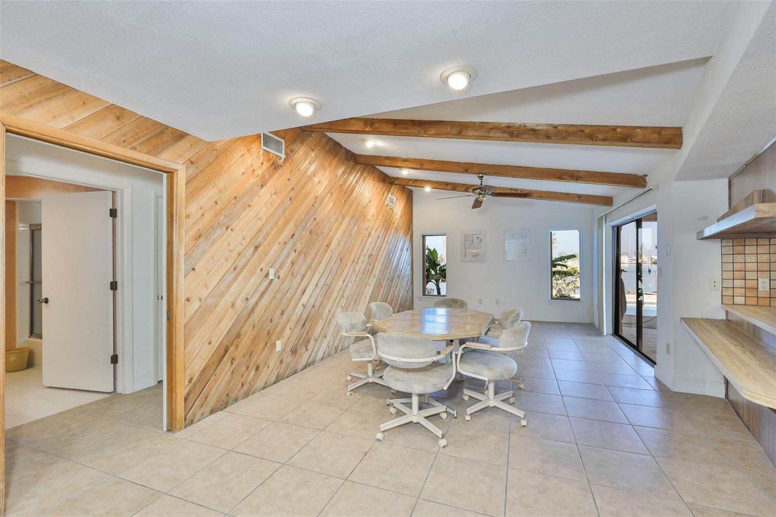 410 HARBOR DR N, INDIAN ROCKS BEACH, FL — photo 27