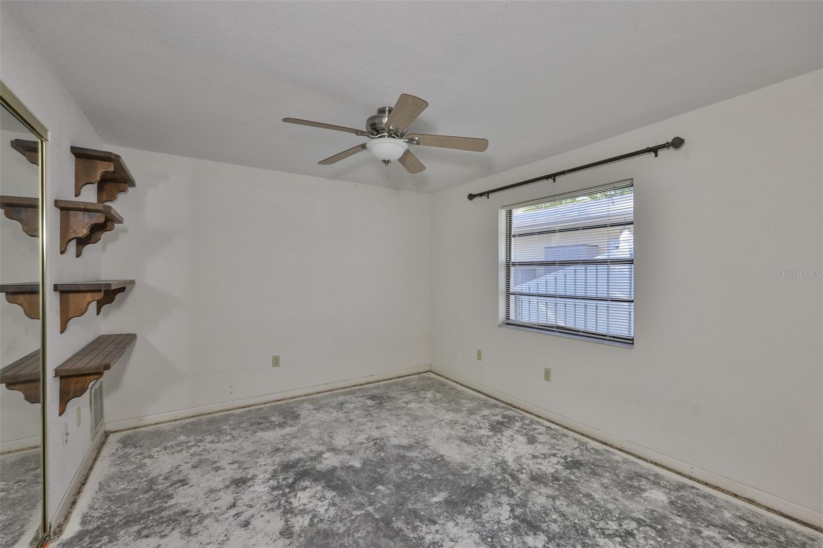 410 HARBOR DR N, INDIAN ROCKS BEACH, FL — photo 31