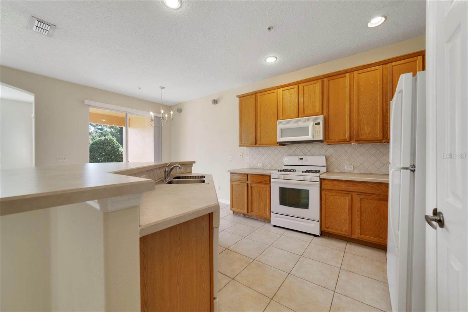 851 ASSEMBLY CT, KISSIMMEE, FL — photo 6