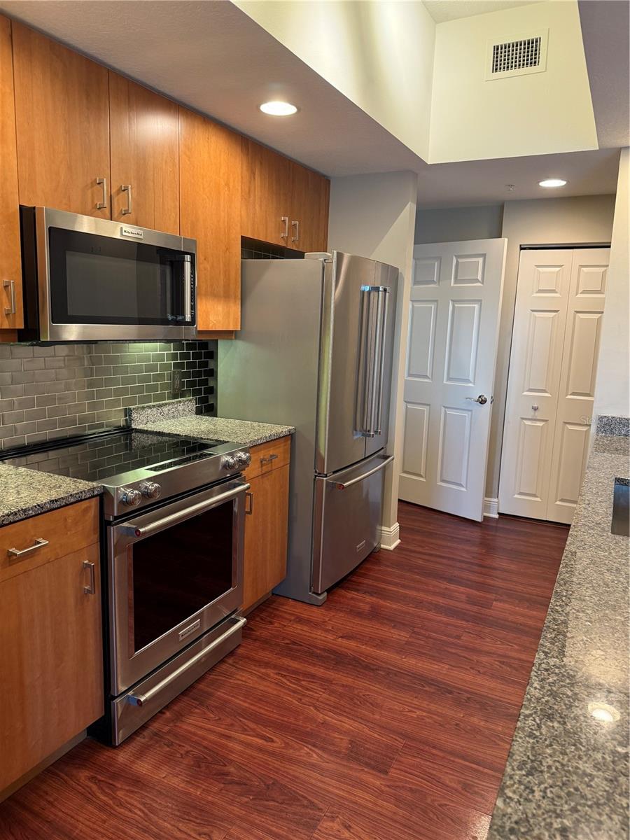 800 N TAMIAMI TRL #211, SARASOTA, FL — photo 5