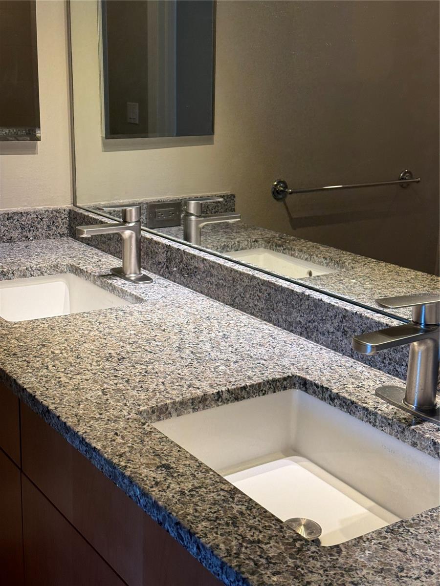 800 N TAMIAMI TRL #211, SARASOTA, FL — photo 14