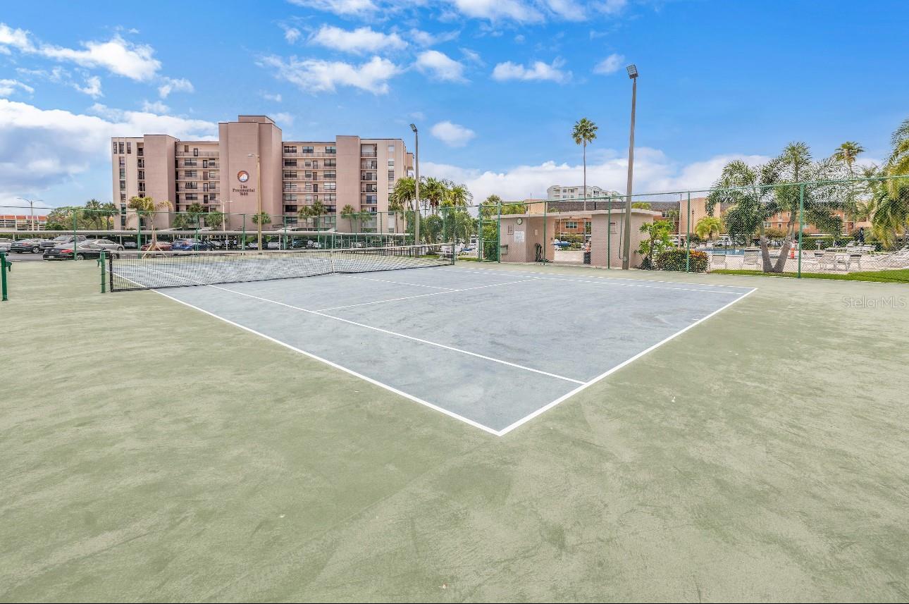 7700 SUN ISLAND DR S #402, SOUTH PASADENA, FL