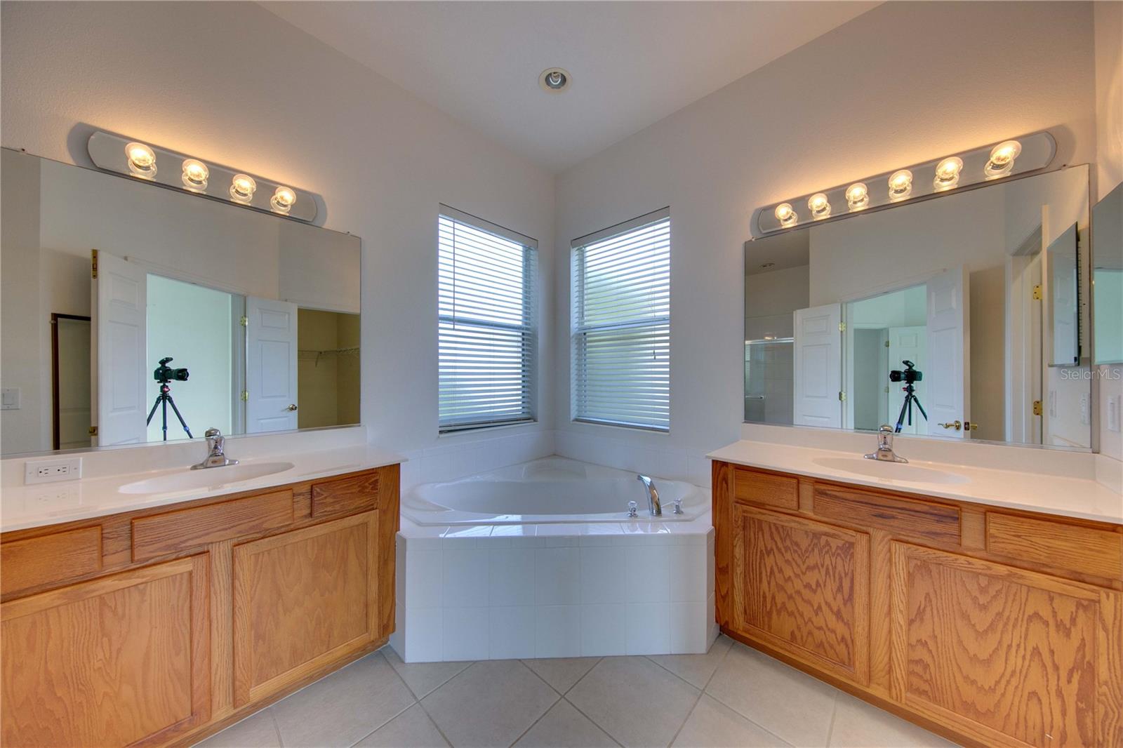 1679 PINYON PINE DR, SARASOTA, FL — photo 31