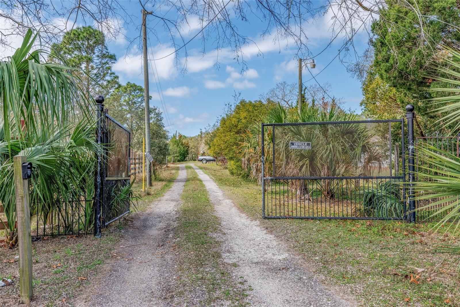 8279 SUNSHINE GROVE RD, BROOKSVILLE, FL — photo 2