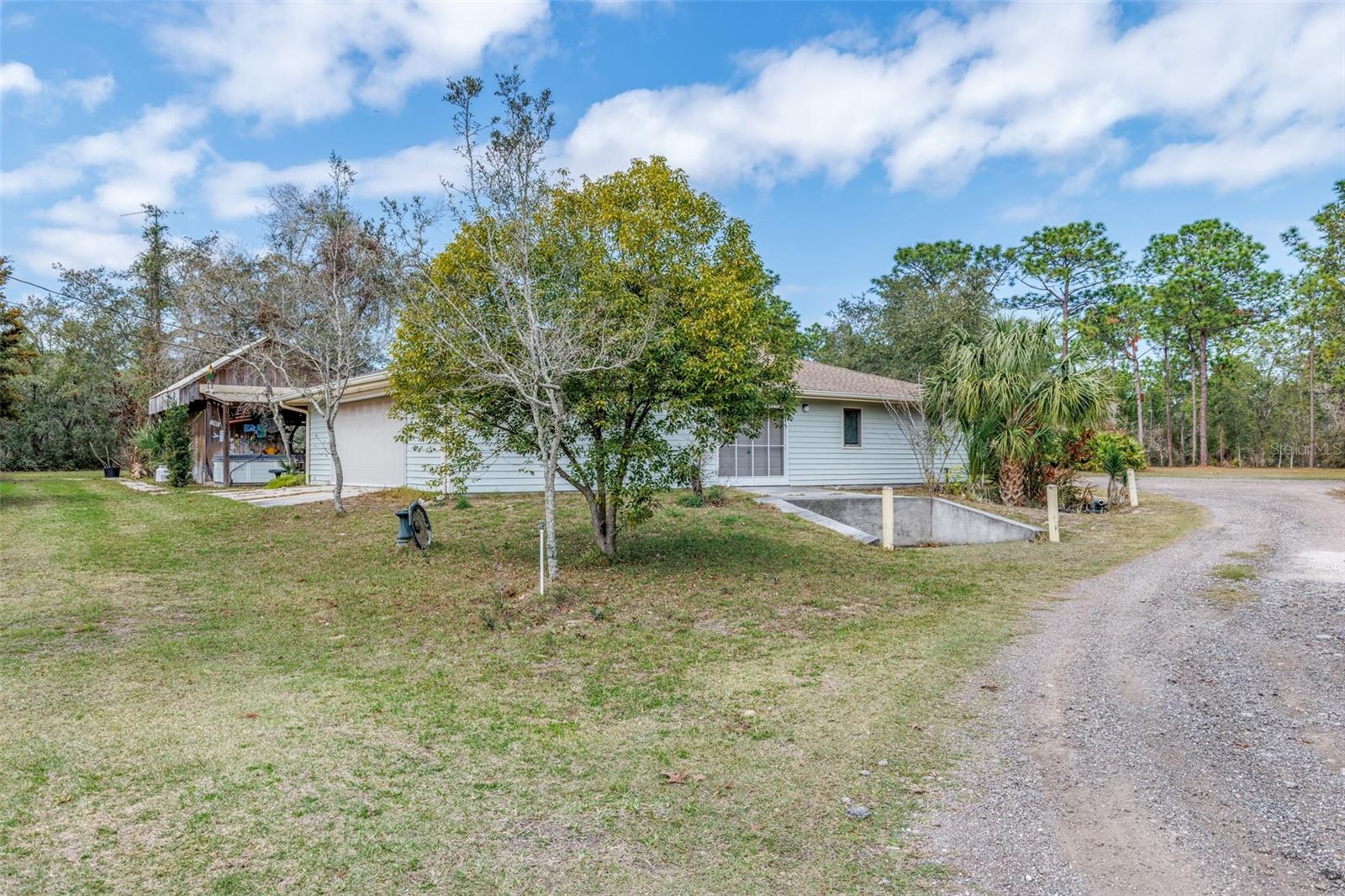 8279 SUNSHINE GROVE RD, BROOKSVILLE, FL — photo 21