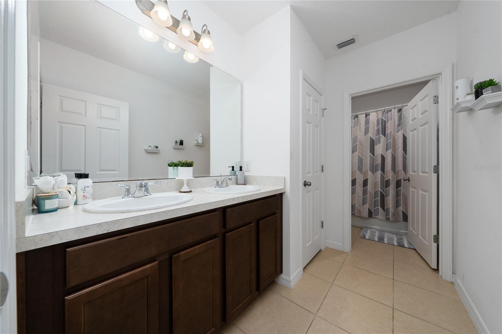 669 JUPITER BEACH RD, GROVELAND, FL — photo 42