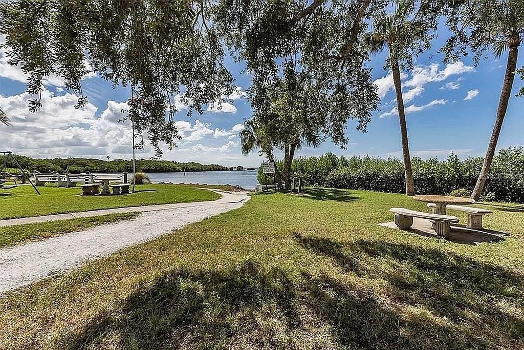 2216 PENNSYLVANIA AVE, BRADENTON, FL — photo 37
