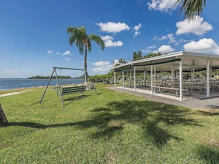 2216 PENNSYLVANIA AVE, BRADENTON, FL — photo 39