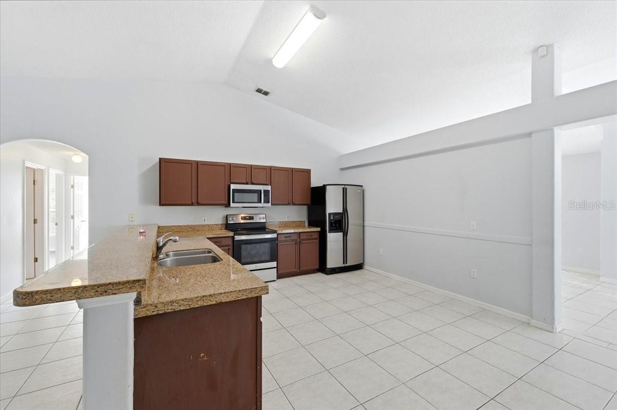 1158 PERPIGNAN CT, KISSIMMEE, FL — photo 9