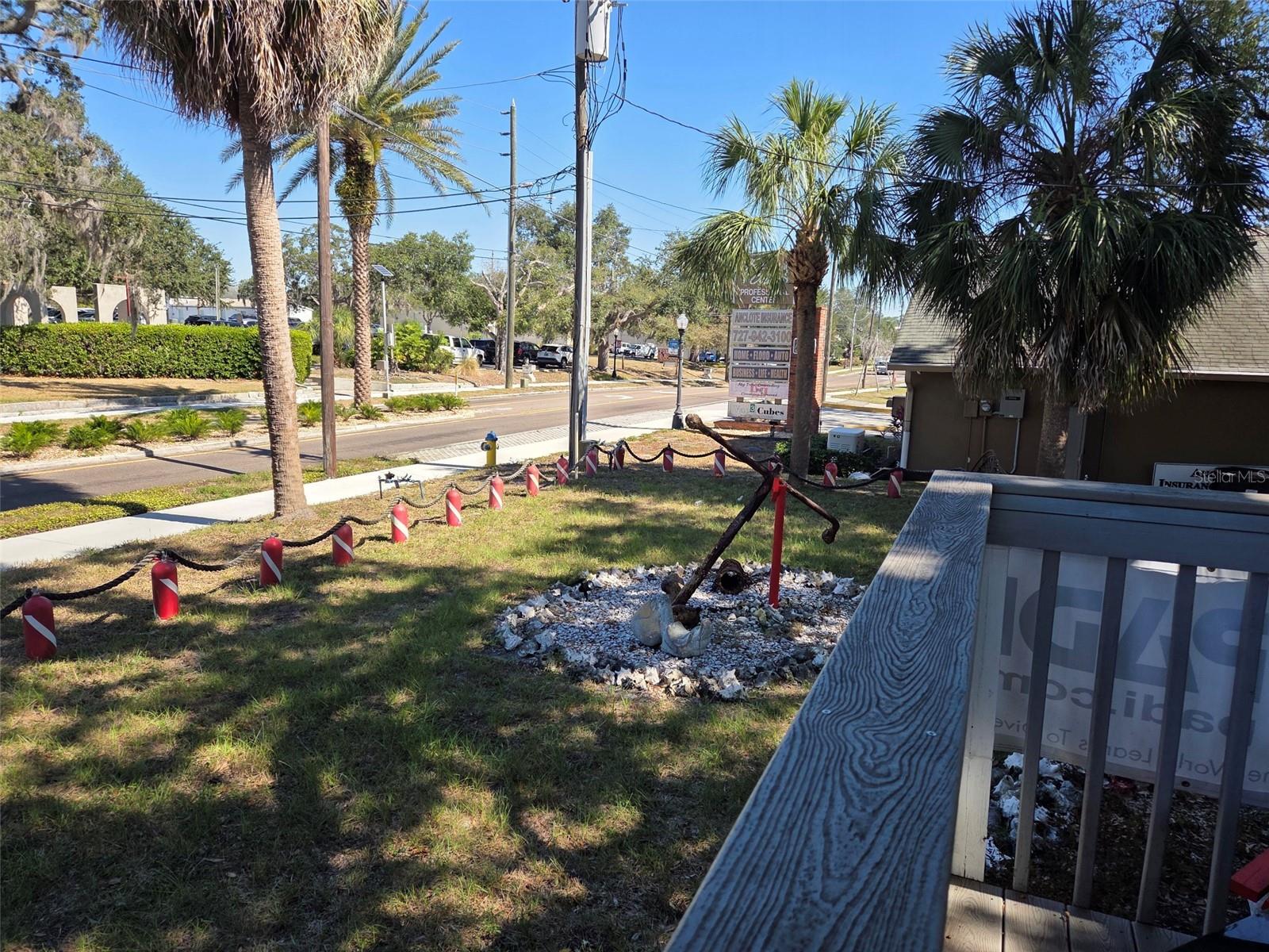 528 E TARPON AVE, TARPON SPRINGS, FL — photo 6