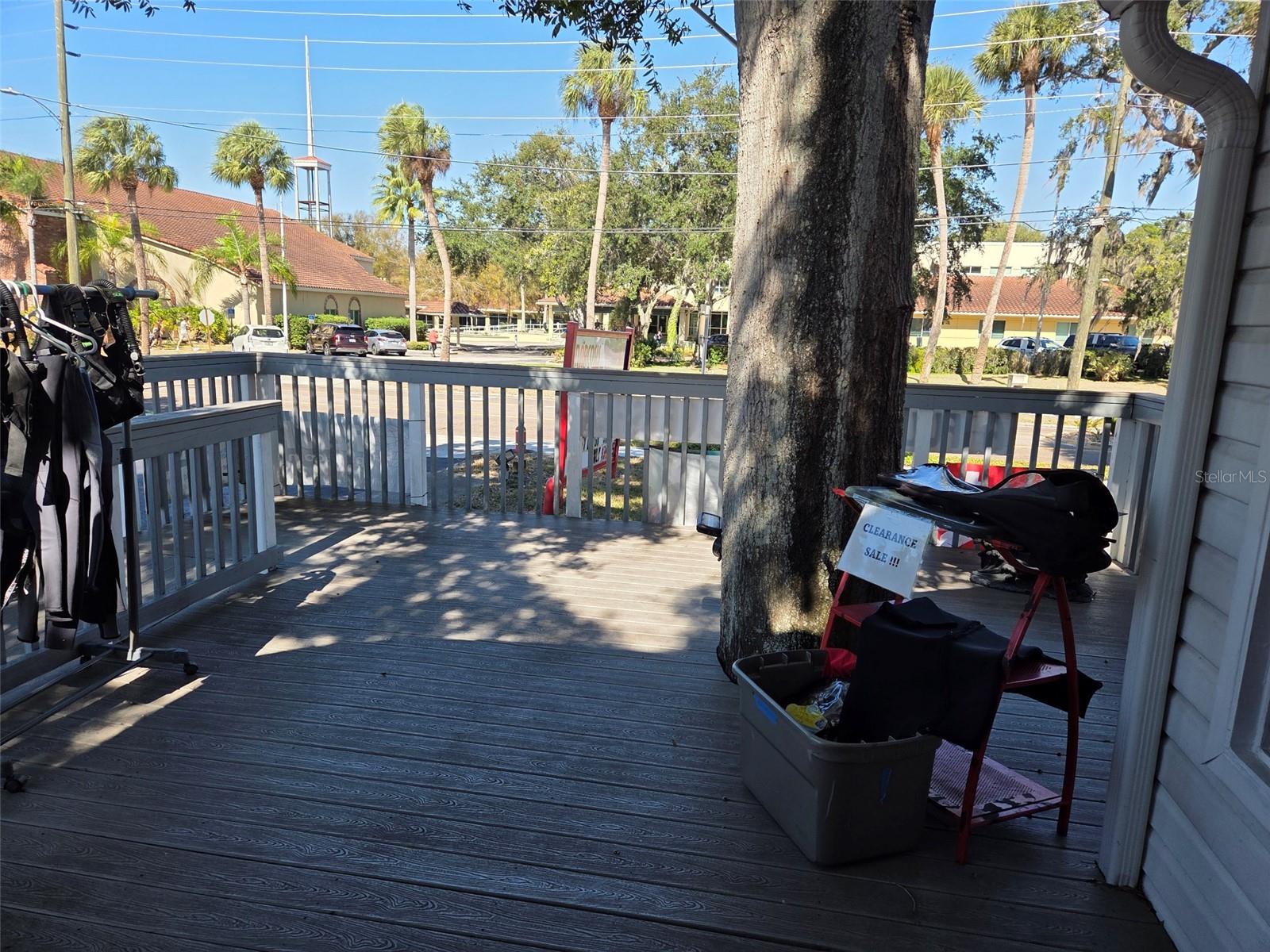 528 E TARPON AVE, TARPON SPRINGS, FL — photo 8