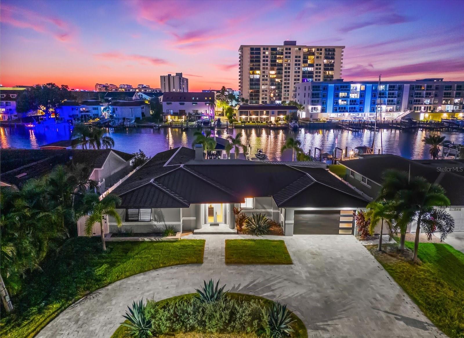 330 LEEWARD IS, CLEARWATER BEACH, FL