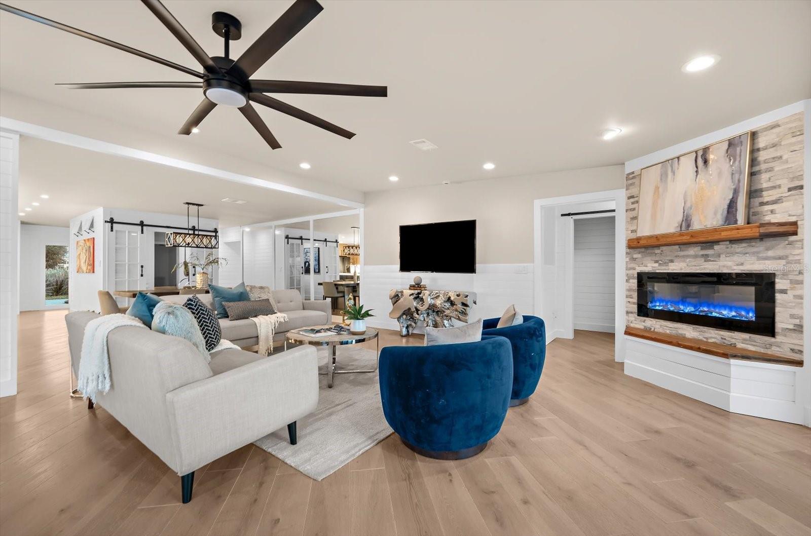 330 LEEWARD IS, CLEARWATER BEACH, FL — photo 5