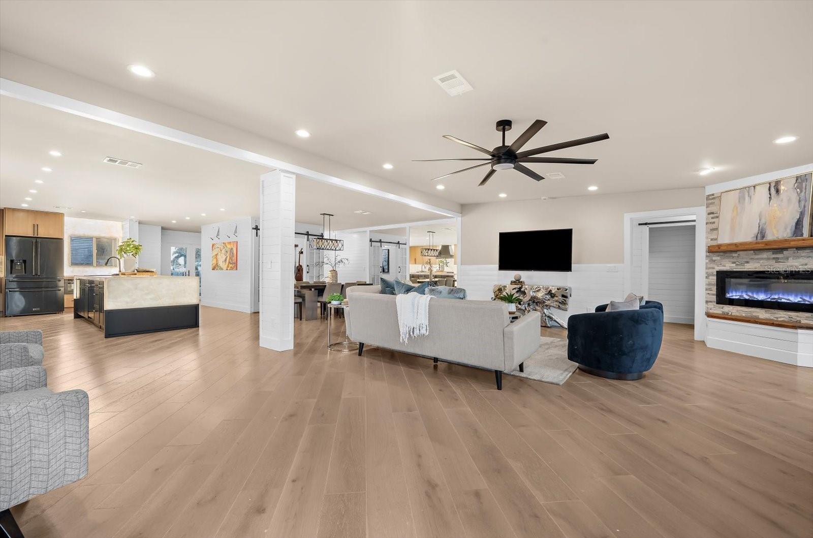 330 LEEWARD IS, CLEARWATER BEACH, FL — photo 7