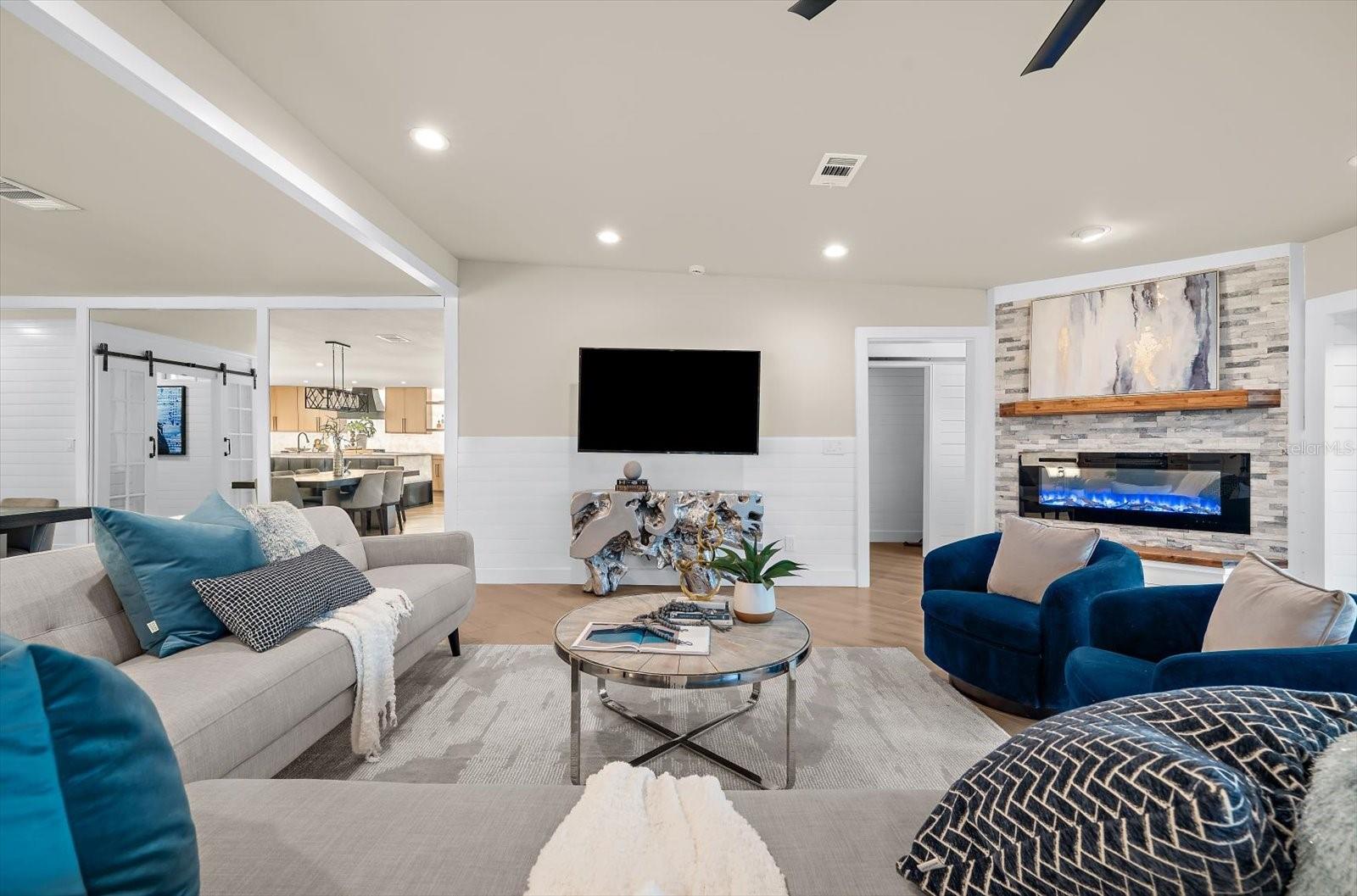 330 LEEWARD IS, CLEARWATER BEACH, FL — photo 8