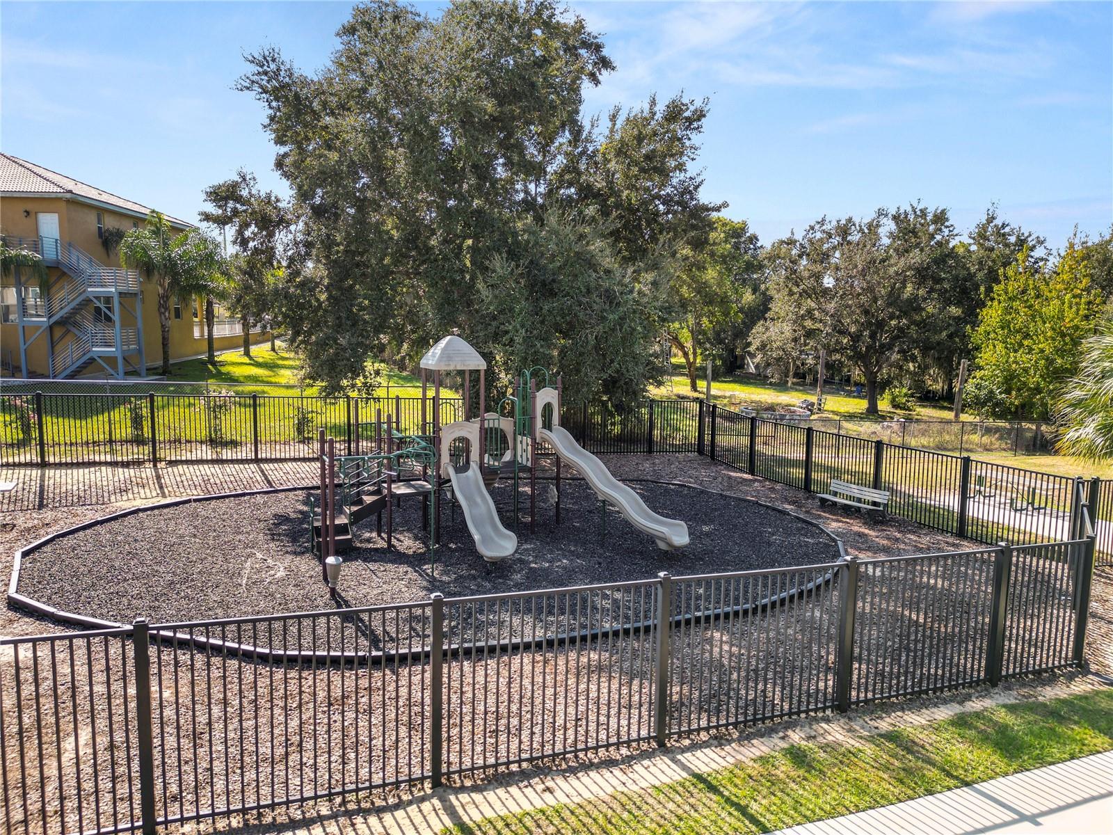 665 MADISON DR, DAVENPORT, FL — photo 32