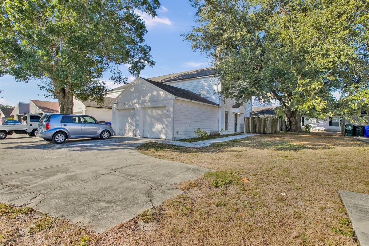 1817 CRYSTAL GROVE DR, LAKELAND, FL