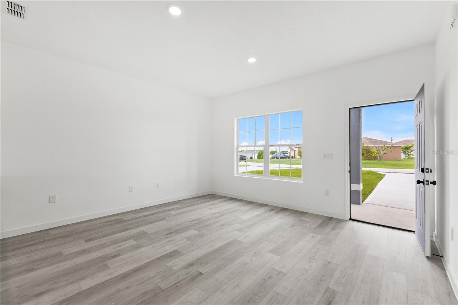 476-474 COLUMBIA CT, POINCIANA, FL — photo 10