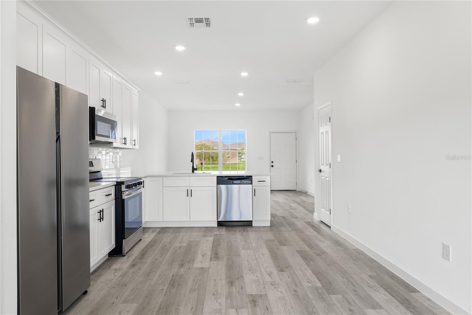 476-474 COLUMBIA CT, POINCIANA, FL — photo 14