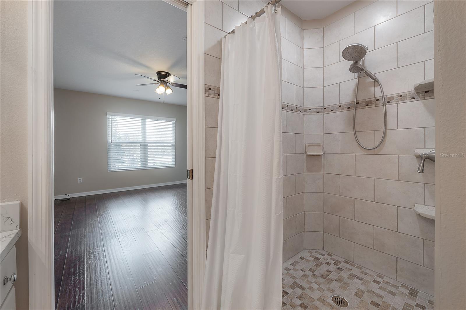 4930 ELIZABETH ANNE CIR, TAMPA, FL — photo 23