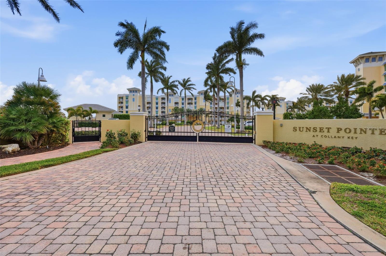 800 COLLANY RD #302, ST PETERSBURG, FL — photo 2