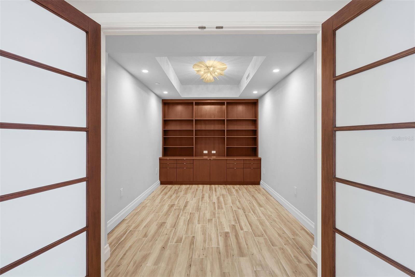 800 COLLANY RD #302, ST PETERSBURG, FL — photo 25