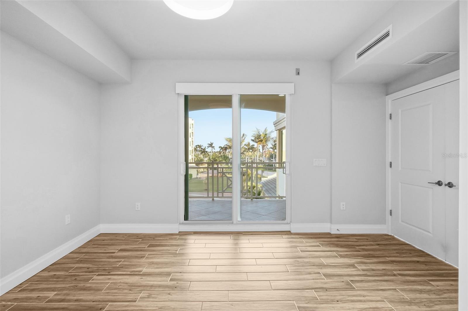800 COLLANY RD #302, ST PETERSBURG, FL — photo 46
