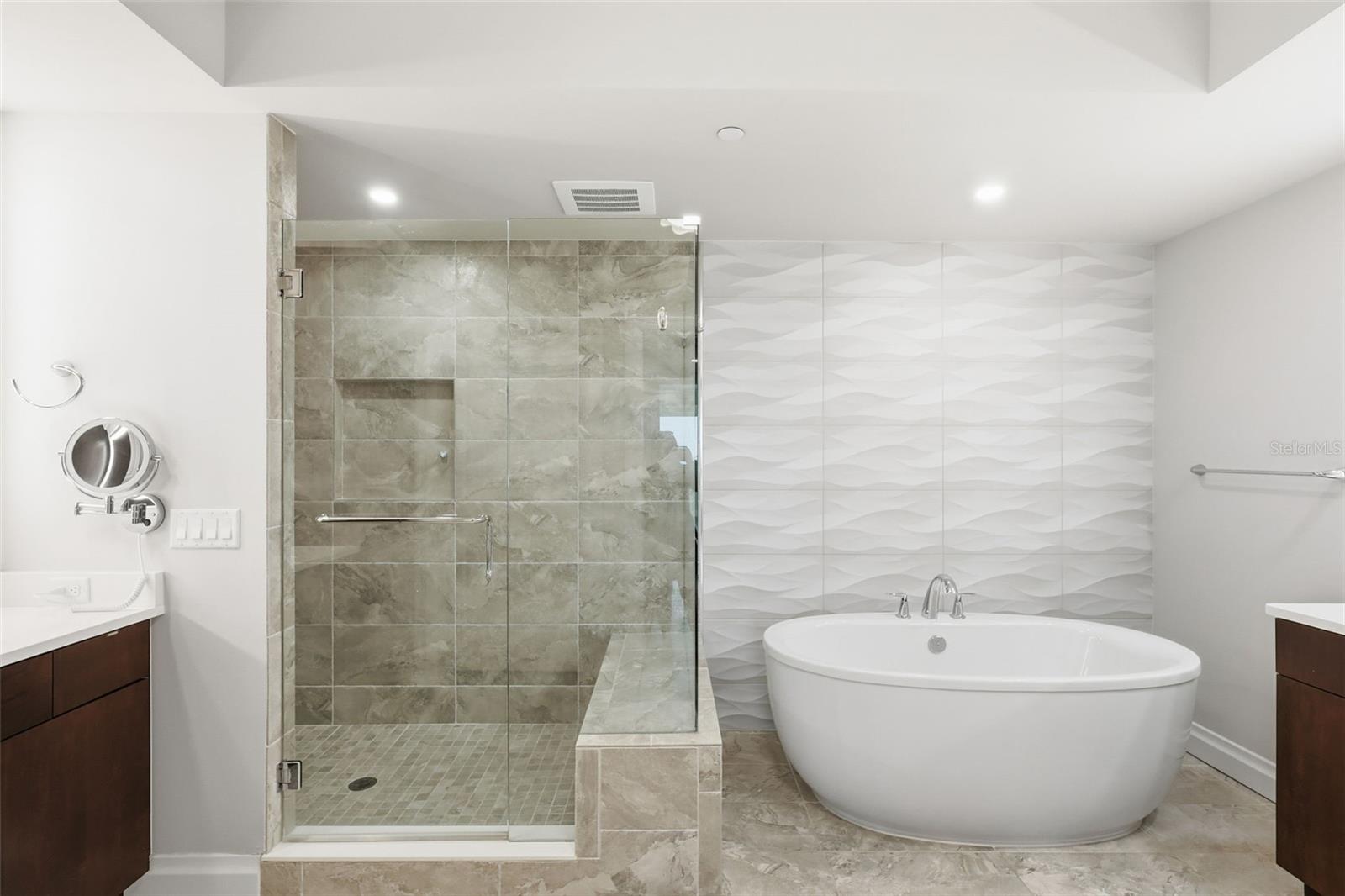 800 COLLANY RD #302, ST PETERSBURG, FL — photo 59