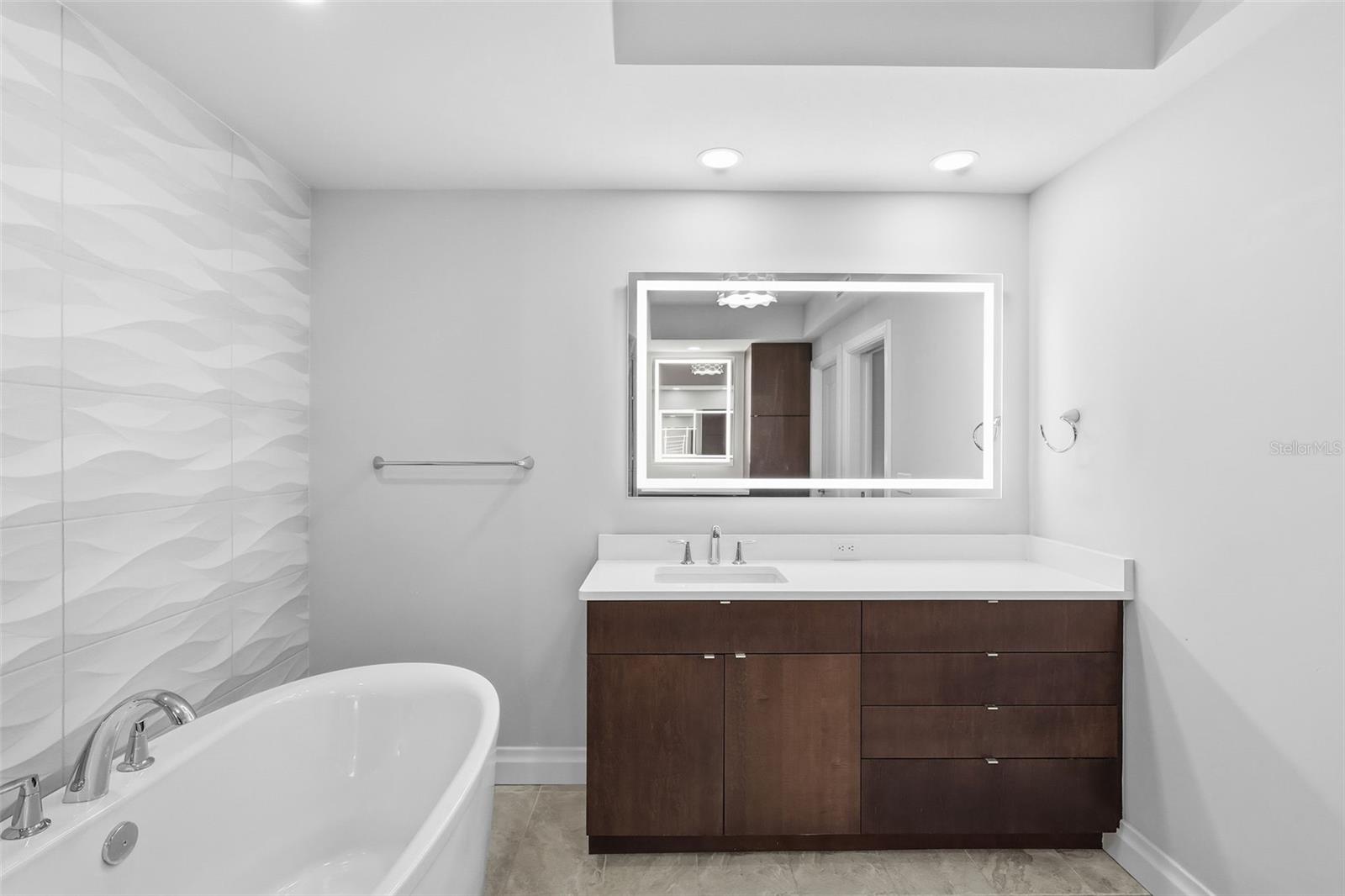 800 COLLANY RD #302, ST PETERSBURG, FL — photo 61