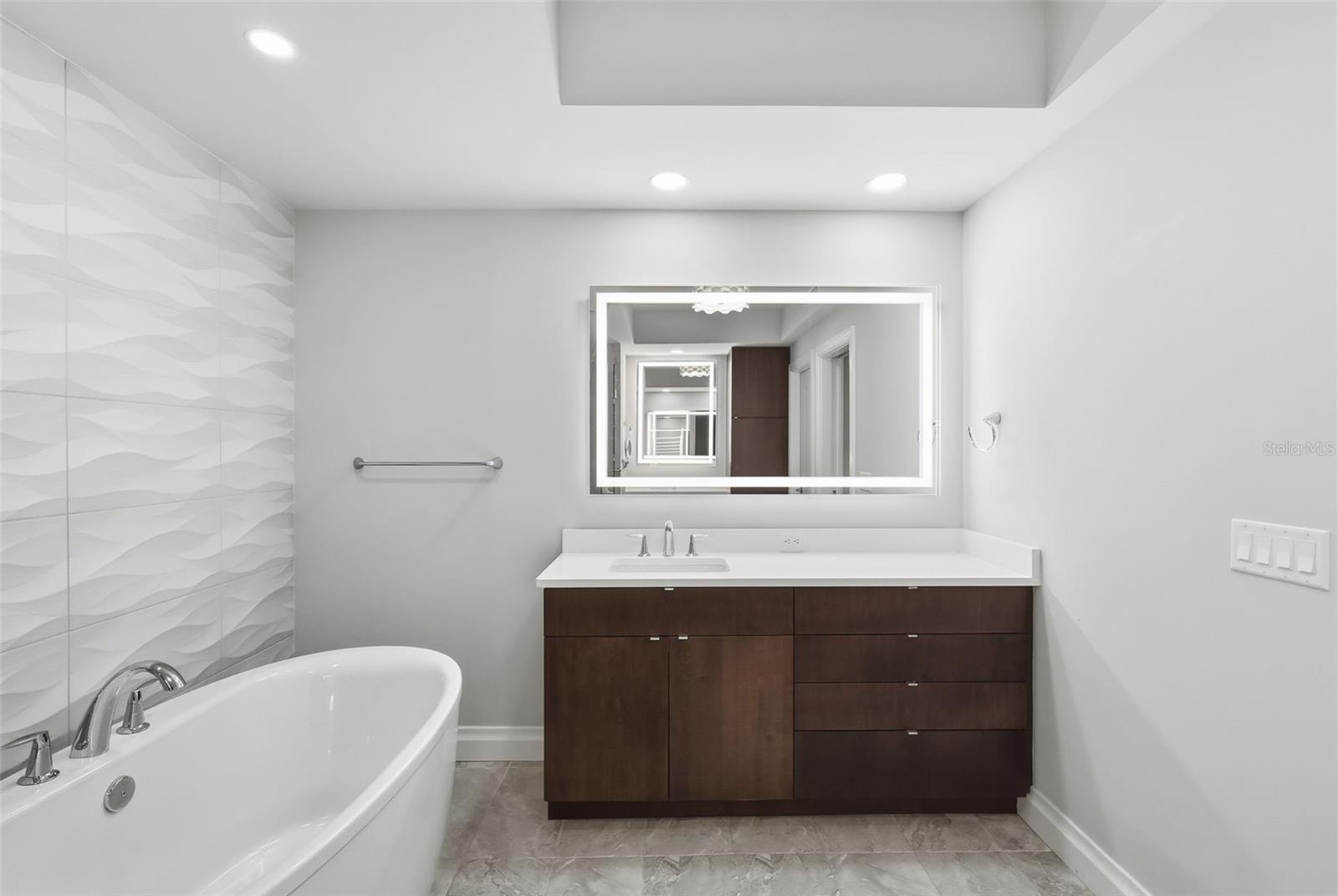 800 COLLANY RD #302, ST PETERSBURG, FL — photo 62