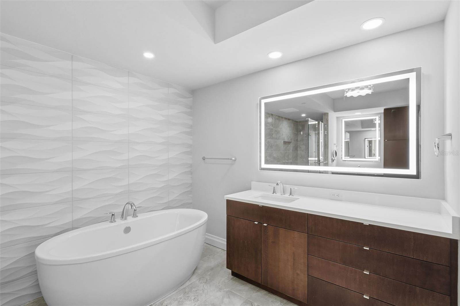 800 COLLANY RD #302, ST PETERSBURG, FL — photo 64