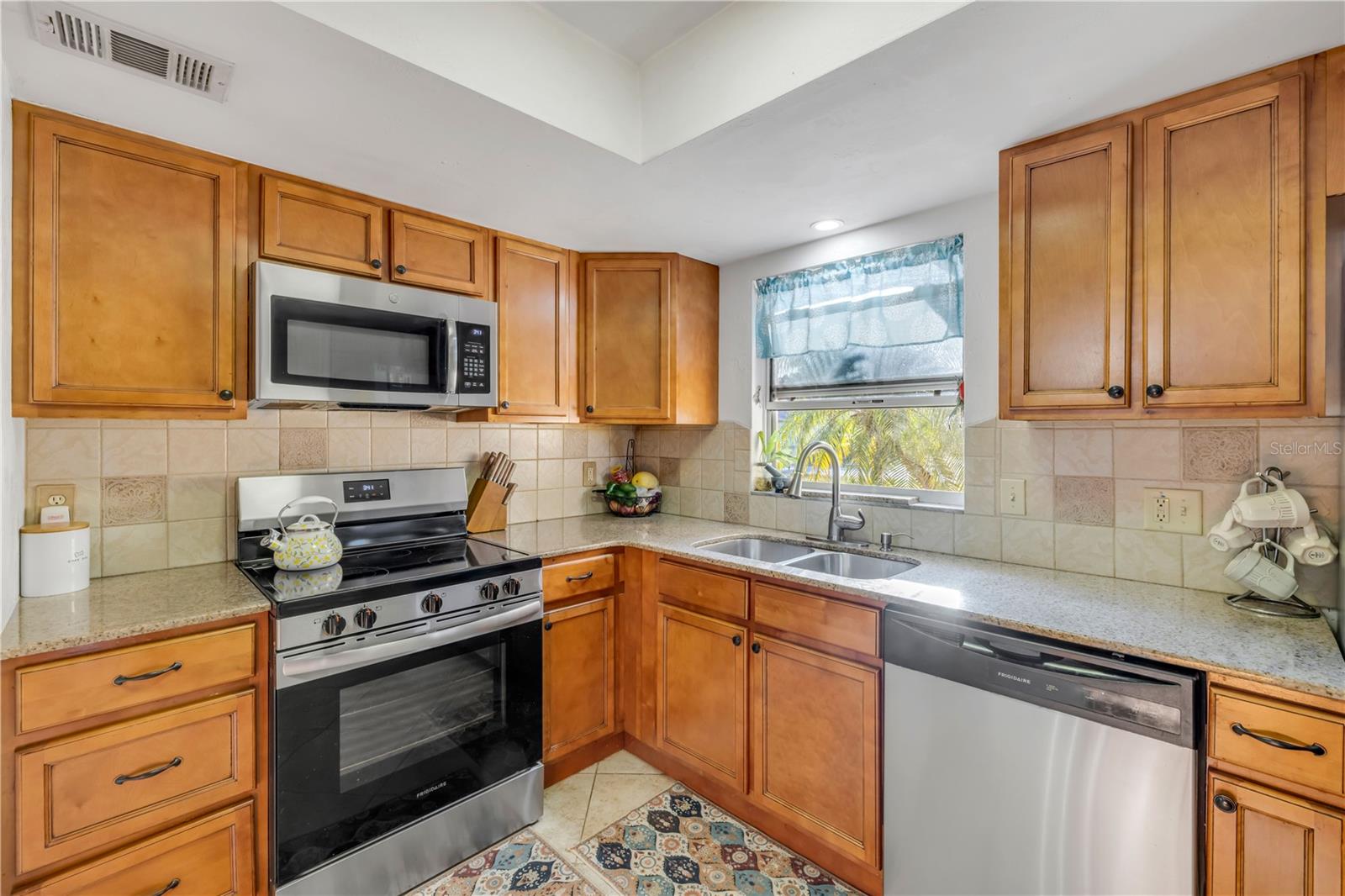 2425 TRAVELERS PALM DR, EDGEWATER, FL — photo 11