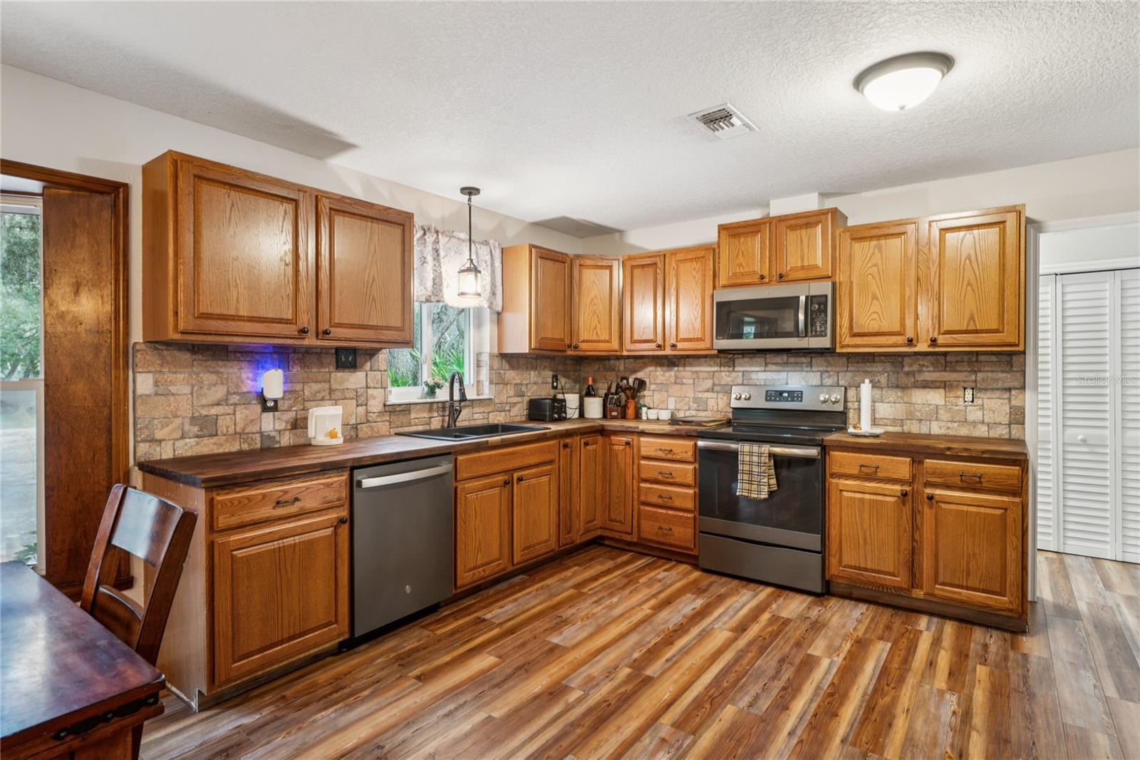 11185 CLEEVER ST, WEEKI WACHEE, FL — photo 14