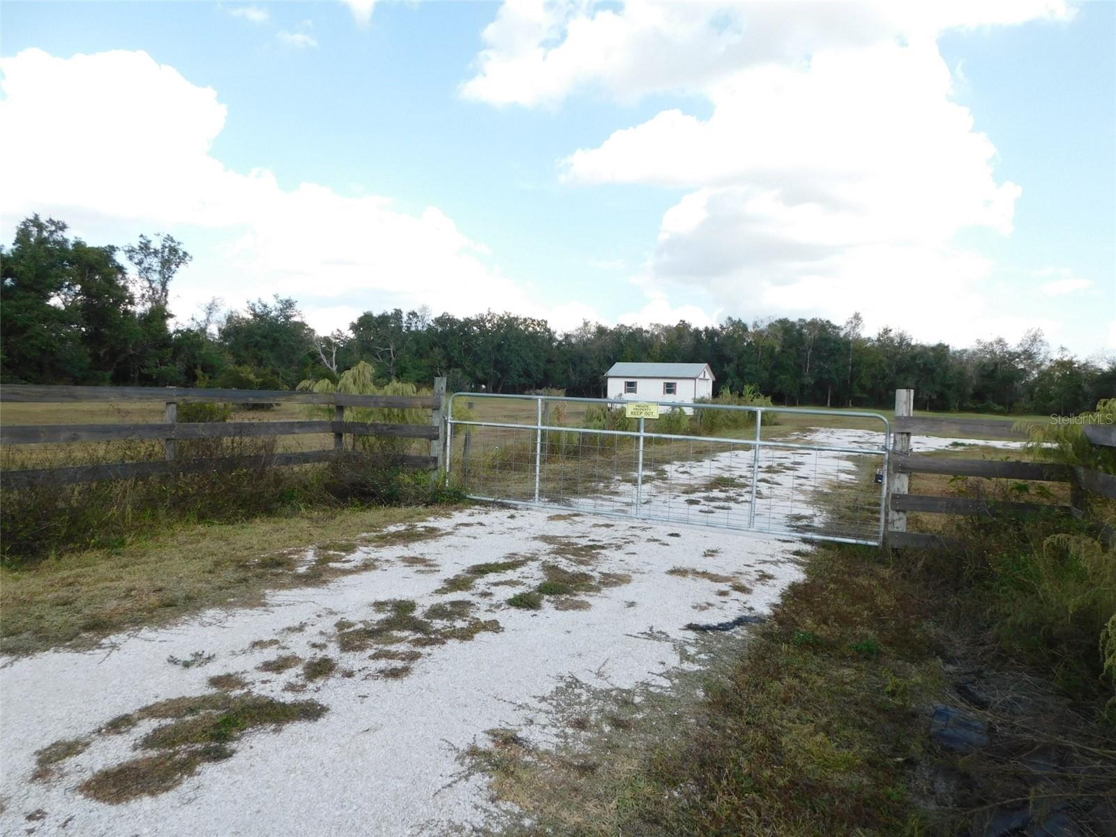 2460 NW GARVIN AVE, ARCADIA, FL — photo 3