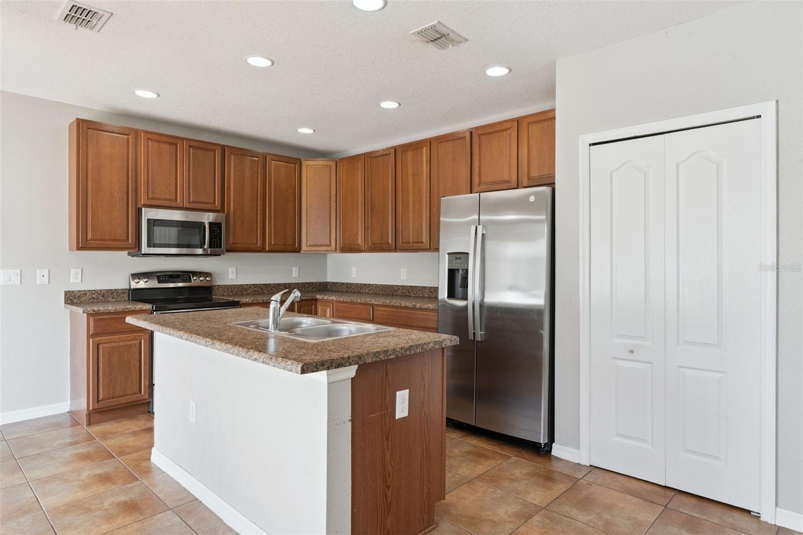1038 SUFFRAGETTE CIR, HAINES CITY, FL — photo 6