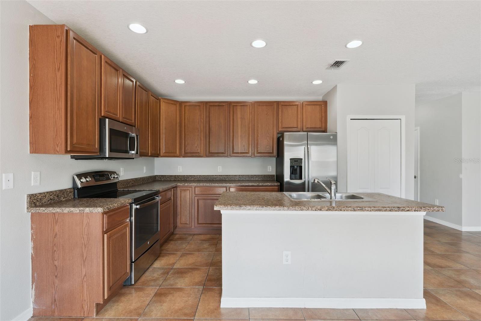 1038 SUFFRAGETTE CIR, HAINES CITY, FL — photo 8