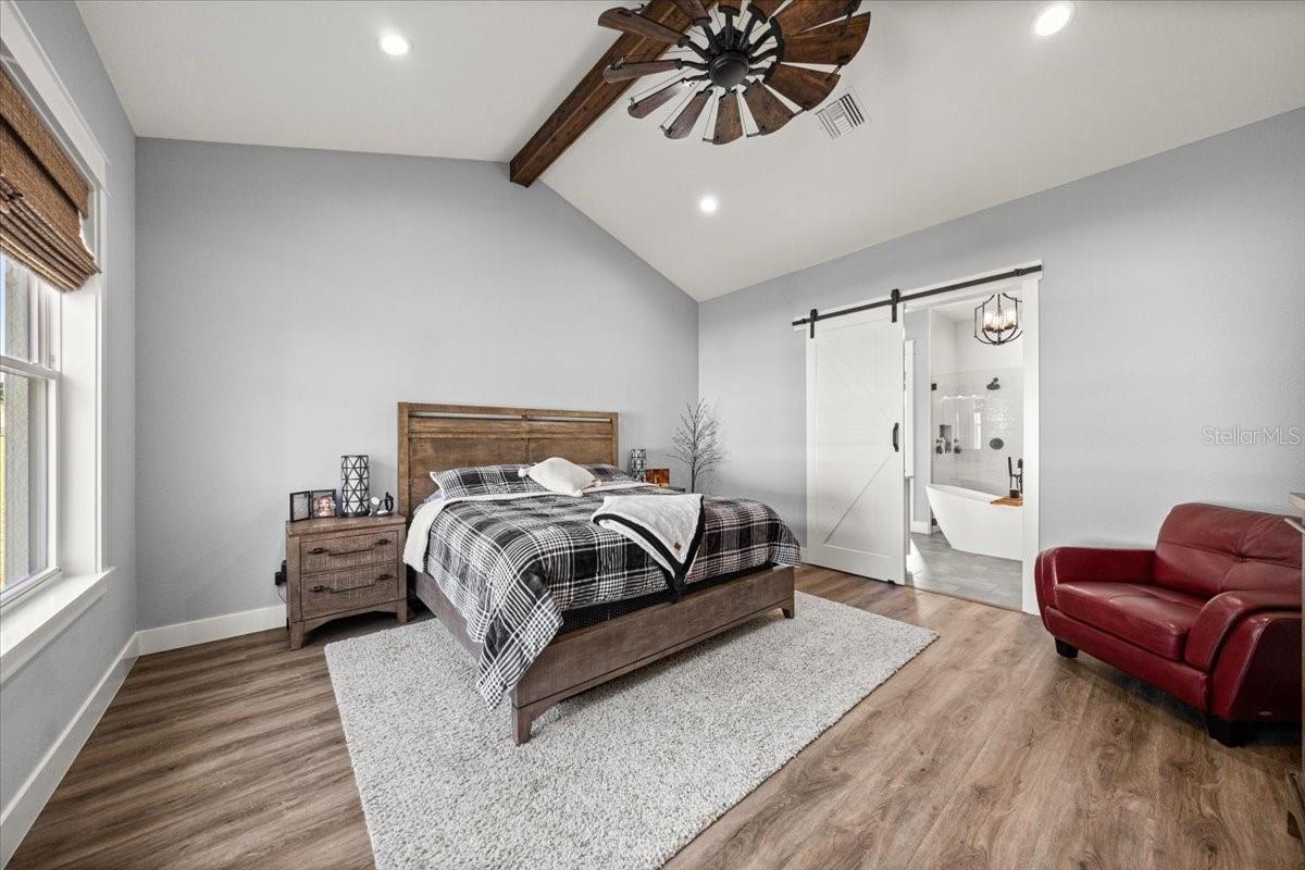 10561 NE 104TH CIR, OXFORD, FL — photo 18